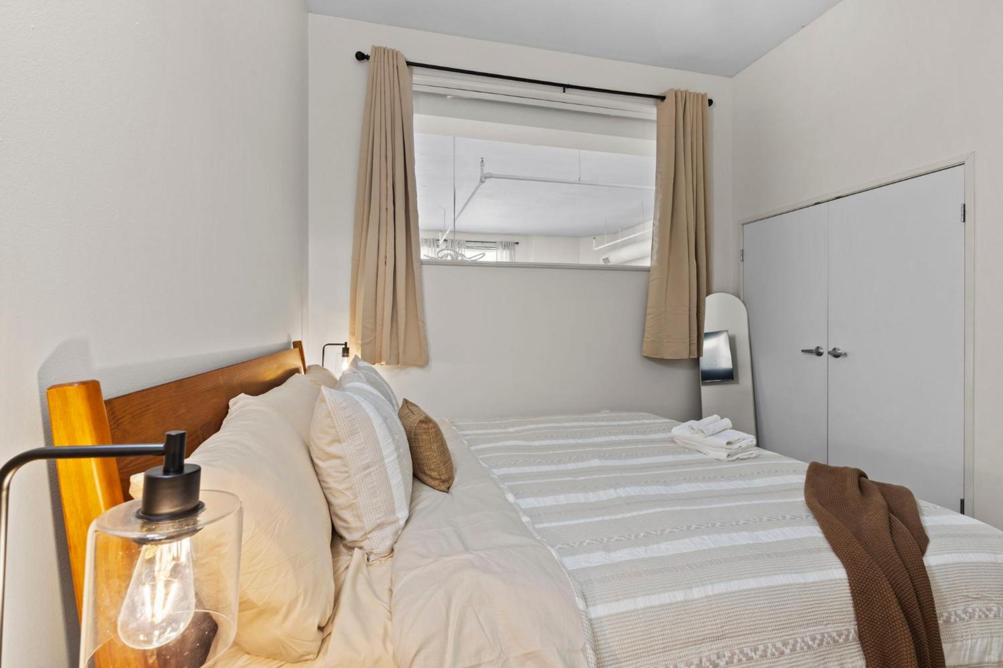 Indy Urban Stay - Skywalk - Sleeps 8 - Downtown - Stadium Indianapolis Dış mekan fotoğraf